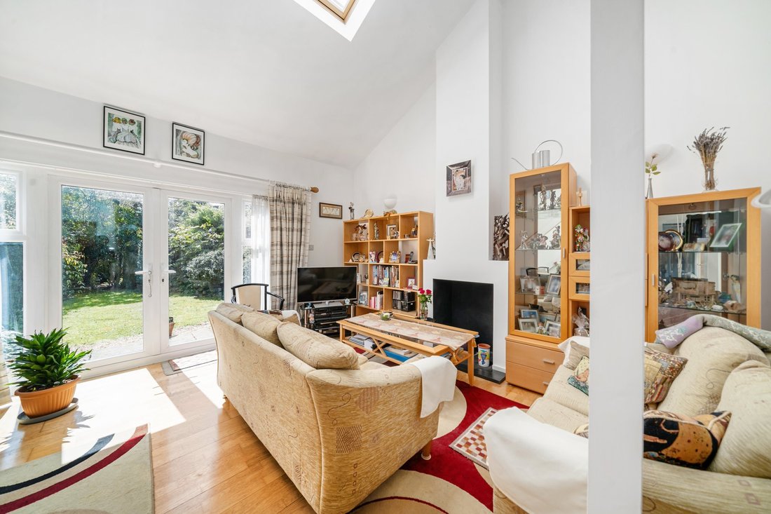House in Slough, England 3 - 17764108