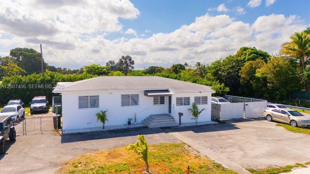 House in Hialeah, Florida, United States 2 - 17765613