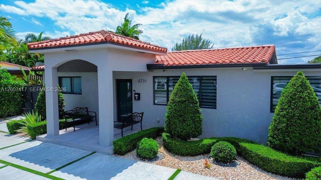 House in Hialeah, Florida, United States 5 - 17765619