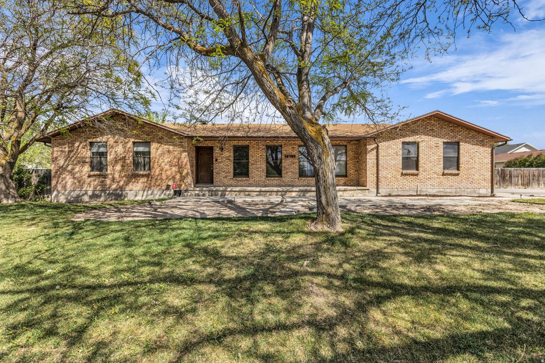 House in Sandy, Utah, United States 1 - 17765449