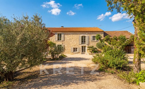 House in Saint-Rémy-de-Provence, Provence-Alpes-Côte d'Azur, France 1