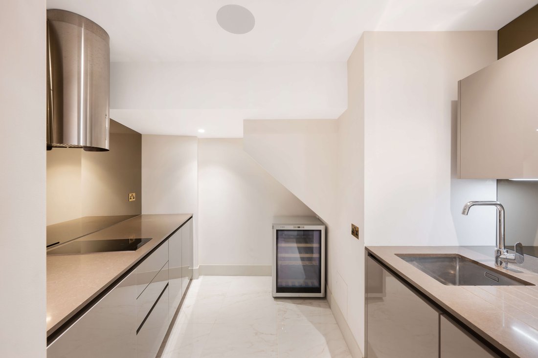 Apartment in Knightsbridge, Kensington And Chelsea, England 3 - 17769004