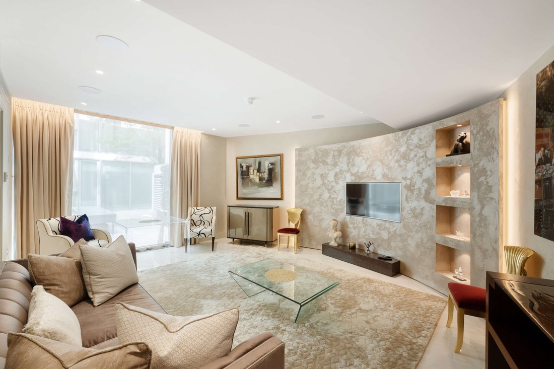 Apartment in Knightsbridge, Kensington And Chelsea, England 1 - 17769004