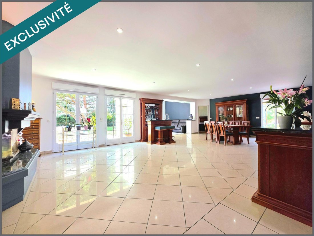 House in Jouy-le-Chatel, Ile-de-France, France 2 - 17763770