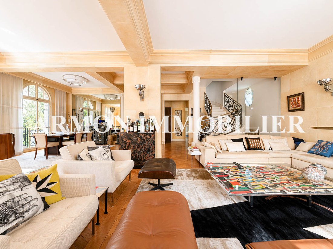 Townhouse in La Plaine des Sablons, Neuilly-sur-Seine, France 2 - 16539430