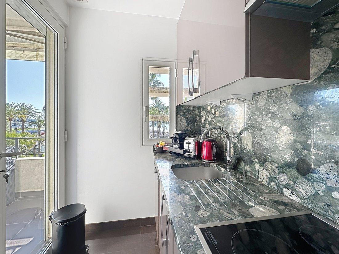 Apartment in Cannes, Provence-Alpes-Côte d'Azur, France 3 - 17494232