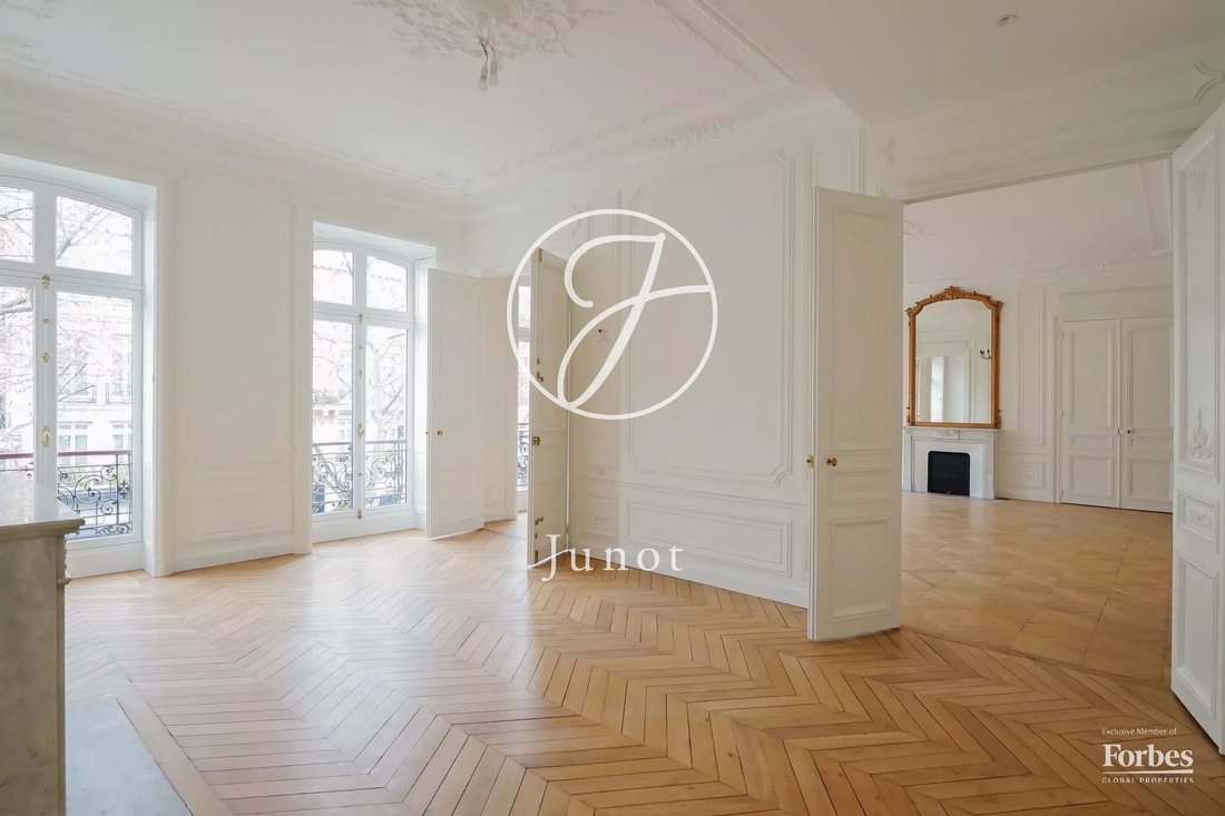 Apartment in Elysées-Madeleine, Paris 8e Arrondissement, Paris 5 - 16891998