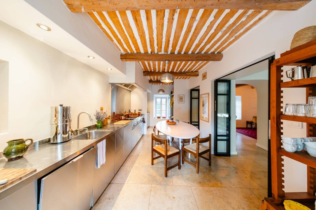 House in Gordes, Provence-Alpes-Côte d'Azur, France 3 - 17768428