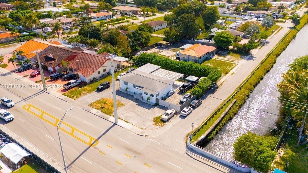 House in Hialeah, Florida, United States 4 - 17765613