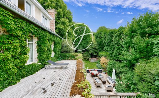 House in Saint-Cloud, Ile-de-France, France 1