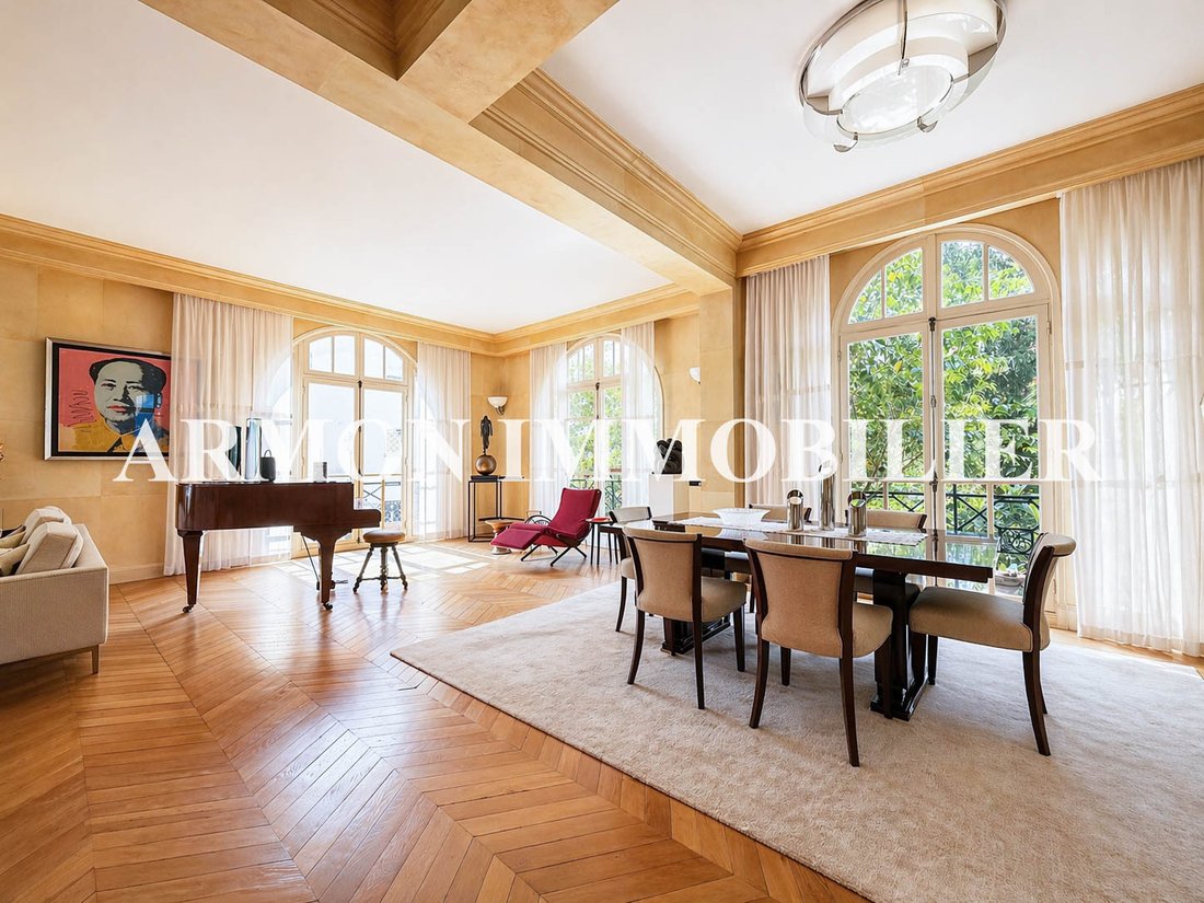 Townhouse in La Plaine des Sablons, Neuilly-sur-Seine, France 1 - 16539430