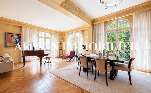 Townhouse in La Plaine des Sablons, Neuilly-sur-Seine, France 1