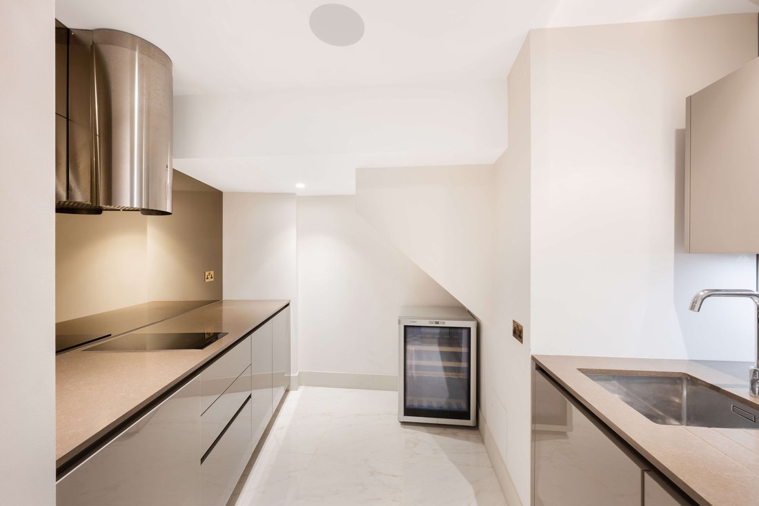 Apartment in Knightsbridge, Kensington And Chelsea, England 5 - 17769004