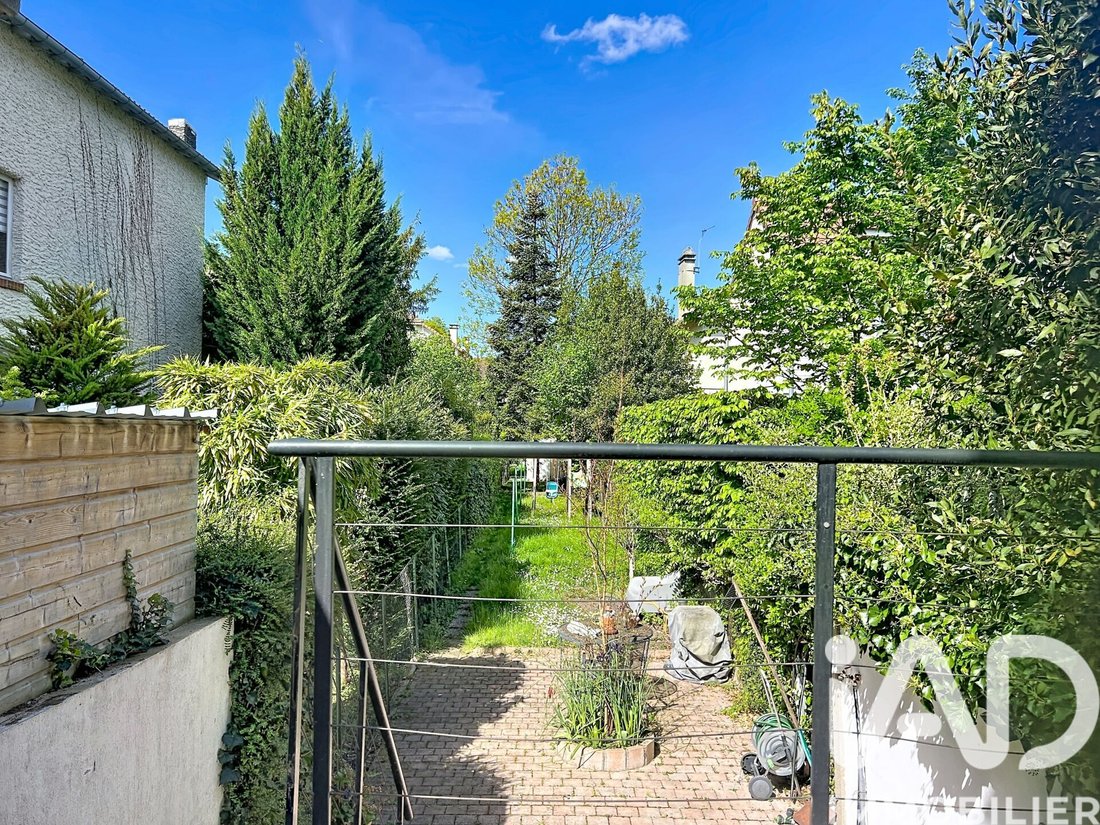 House in Chatou, Ile-de-France, France 1 - 17764815