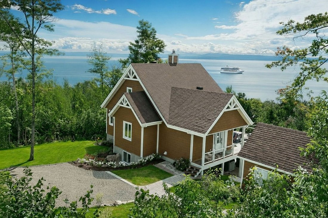 Petite-Rivière-Saint-François, Quebec, Canada 1 - 17765921