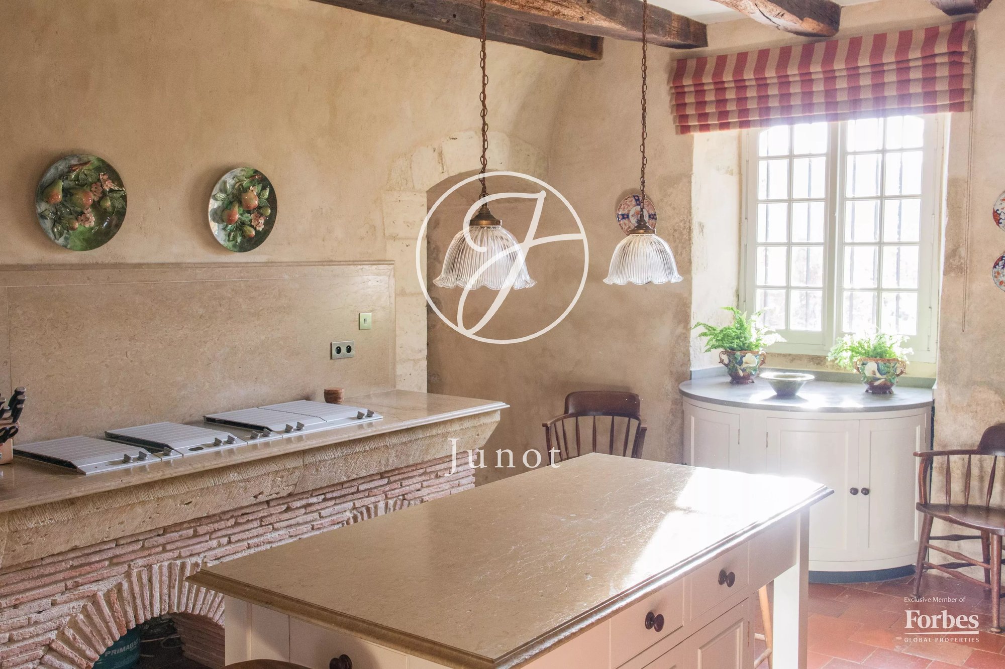 Château Vic Fezensac 503.14 Sqm 9 Rooms