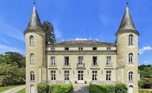 Castle in Yzeures-sur-Creuse, Centre-Val de Loire, France 1
