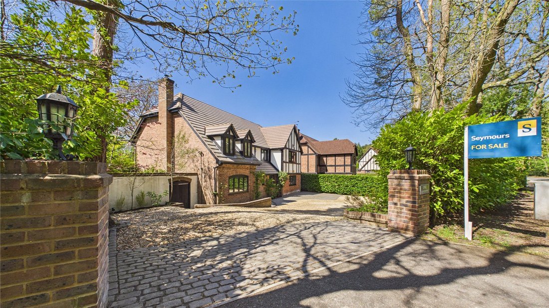 House in Frimley Green, Surrey Heath, England 1 - 17262310