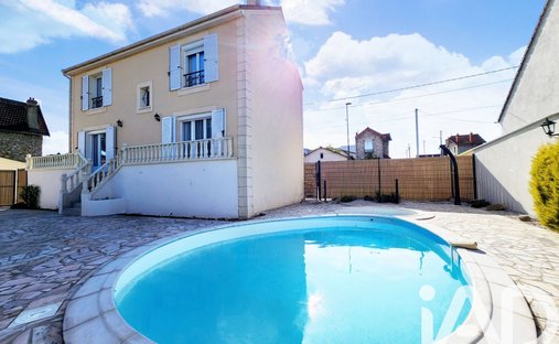 House in Basses Roches, Conflans-Sainte-Honorine, France 1