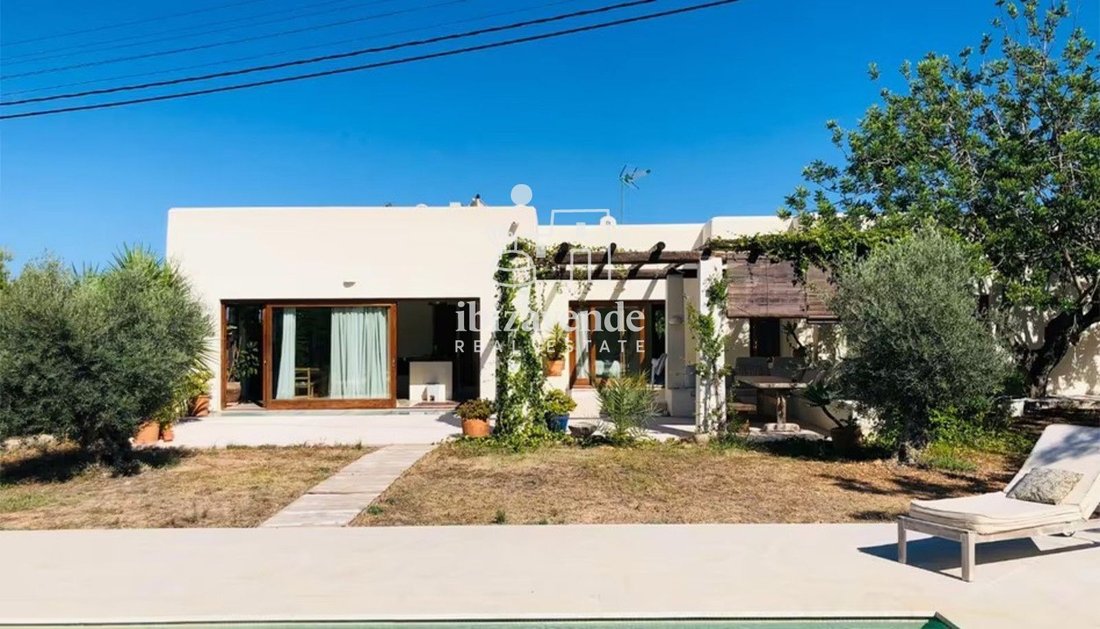 House in Sant Carles de Peralta, Santa Eularia des Riu, Balearic Islands 2 - 17767188