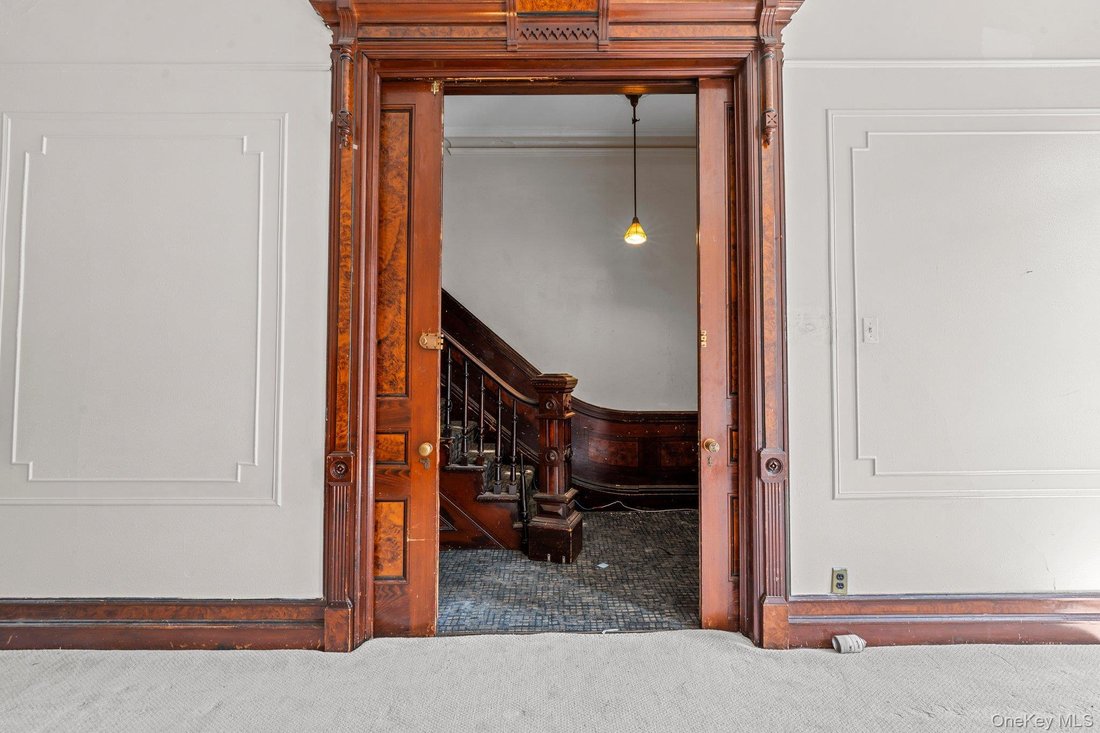House in New York, New York, United States 5 - 17768352