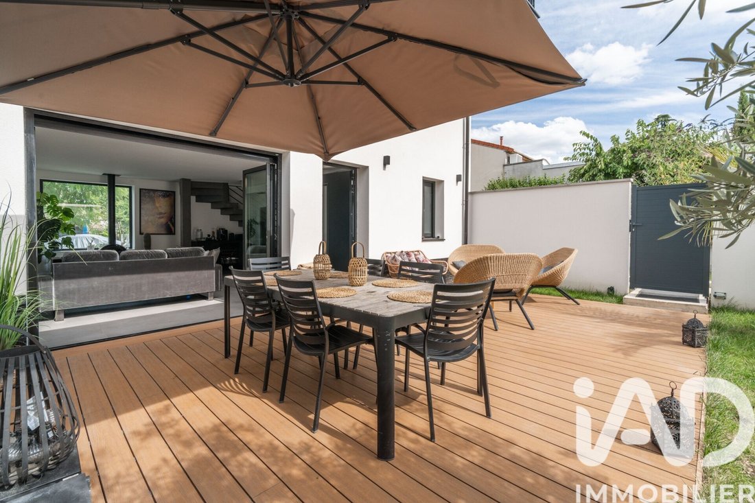 House in Fontenay-sous-Bois, Ile-de-France, France 3 - 17768235