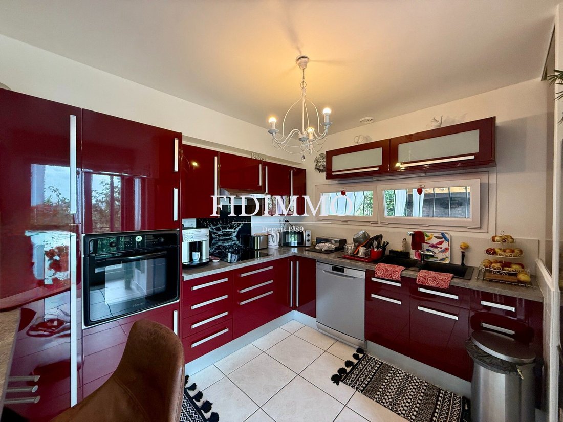 House in Chennevieres-sur-Marne, Ile-de-France, France 3 - 17766779