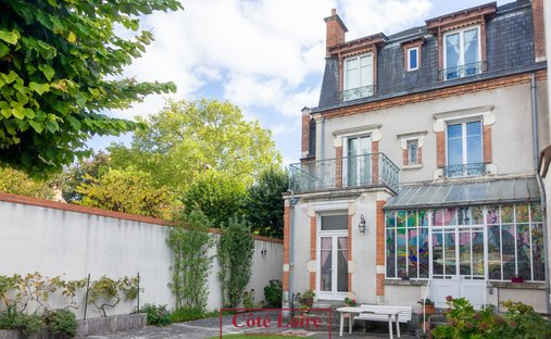 House in Bourgogne-Pasteur, Orleans, France 1