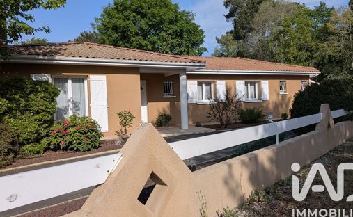 Casa en Le Las, Saint-Jean-d'Illac, Francia 1