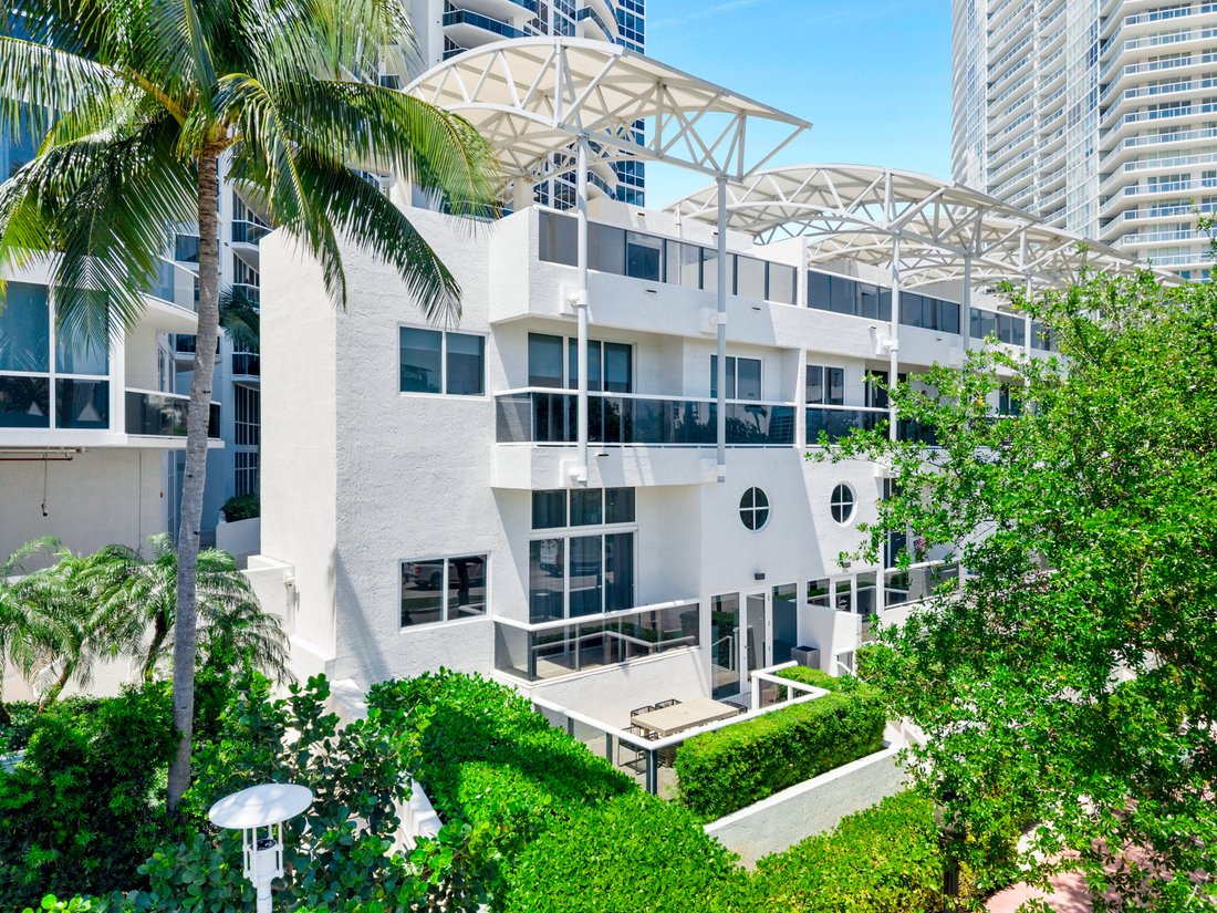 Condo in Miami Beach, Florida, United States 5 - 17763830