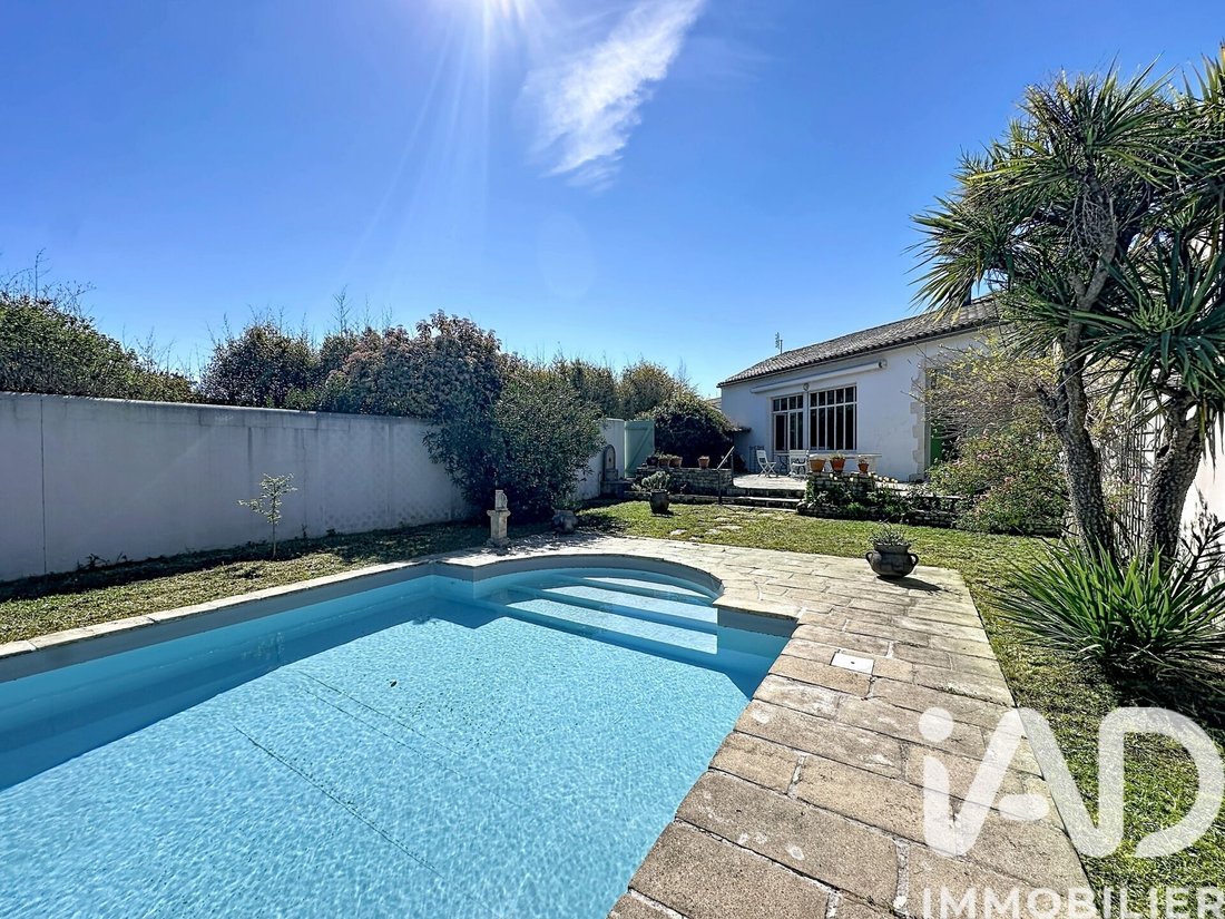 House in Saint-Martin-de-Ré, Nouvelle-Aquitaine, France 4 - 17768257
