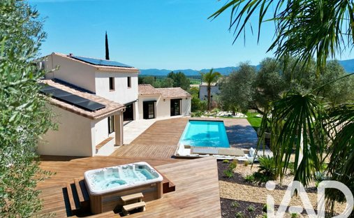 House in Sud, Le Luc, France 1