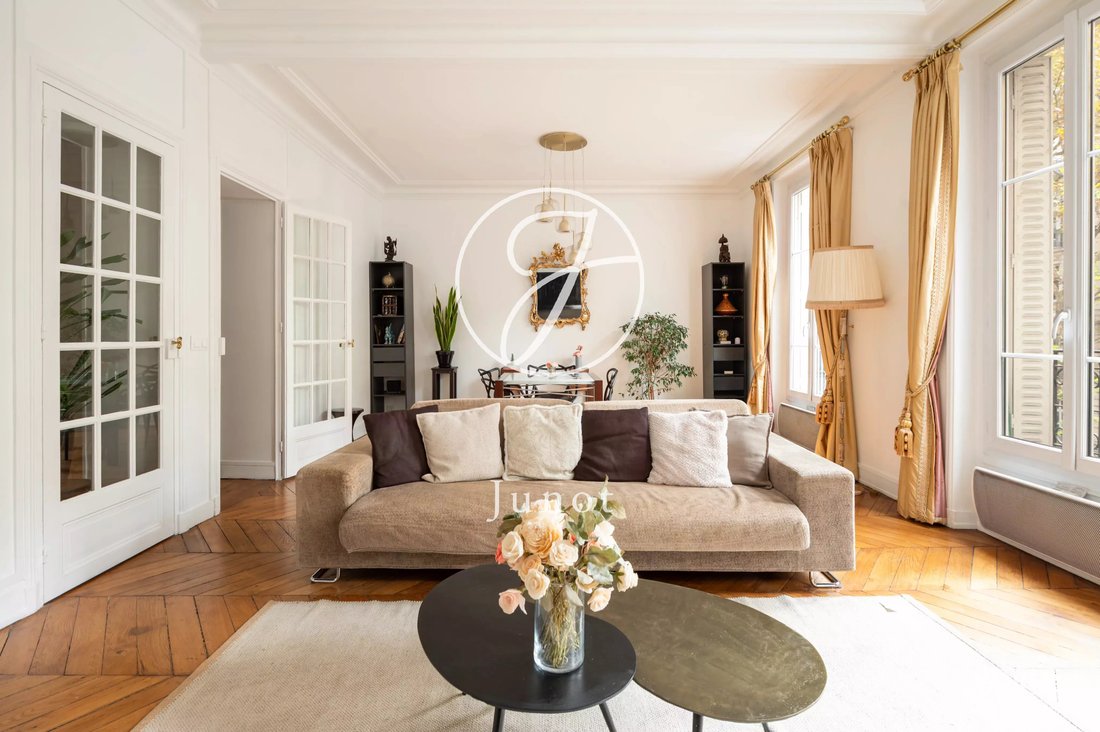 Apartment in Gros Caillou, Paris 7e Arrondissement, Paris 5 - 16577585