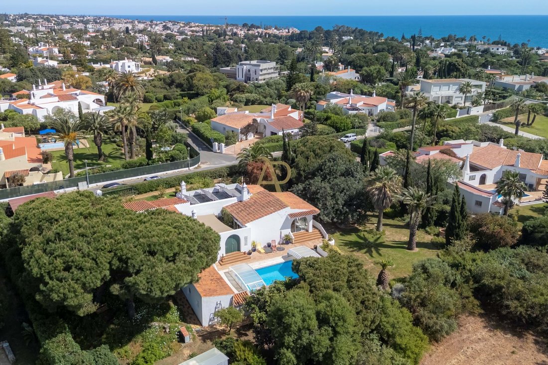 Villa in Carvoeiro, Algarve, Portugal 1 - 17768742