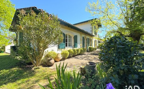 House in Saint-Georges-de-Didonne, Nouvelle-Aquitaine, France 1