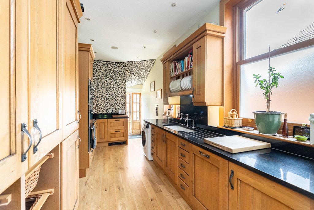 House in Surrey, England 5 - 17768369