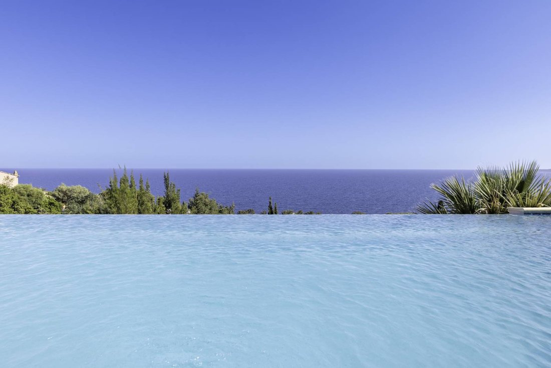 Estate in Les Issambres, Roquebrune-sur-Argens, France 5 - 17764731