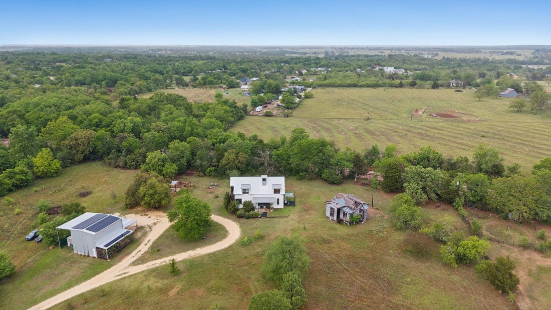 House in Elgin, Texas, United States 3 - 17764390