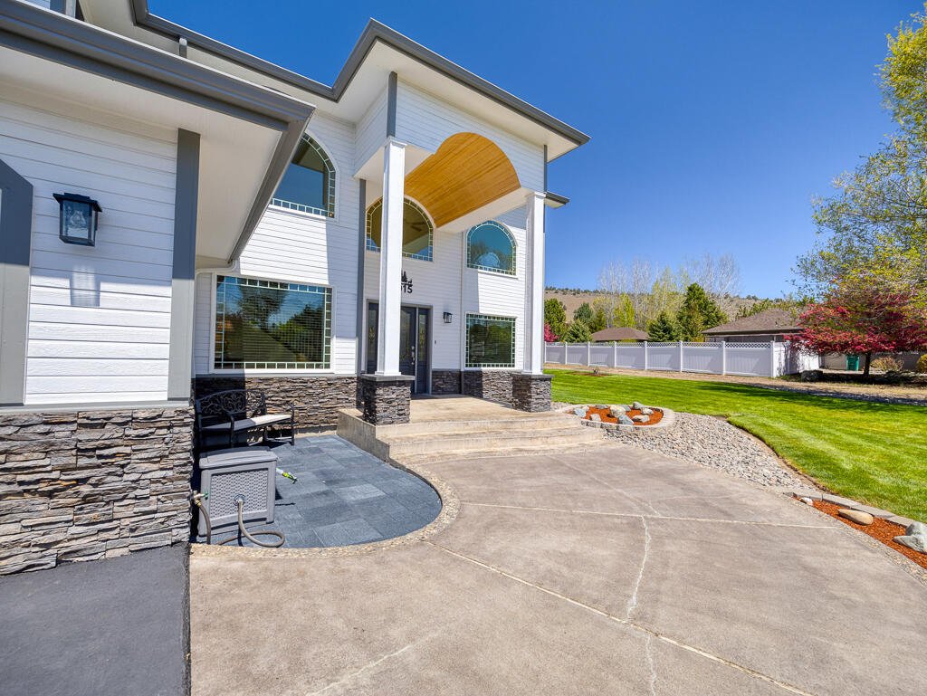 House in Klamath Falls, Oregon, United States 3 - 17768962
