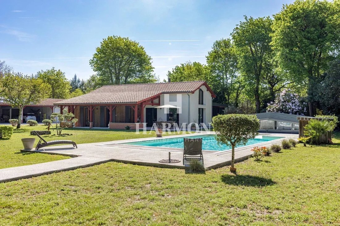 Estate in Sanguinet, Nouvelle-Aquitaine, France 3 - 16918354