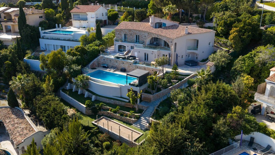 Estate in Les Issambres, Roquebrune-sur-Argens, France 3 - 17764731