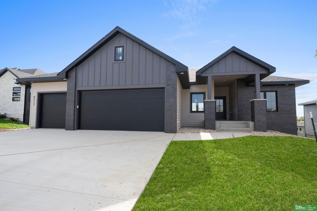 House in Bennington, Nebraska, United States 3 - 17768775