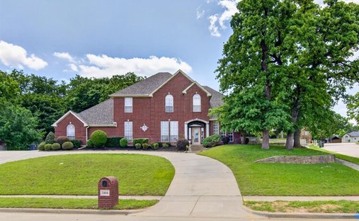 House in Arlington, Texas, United States 1