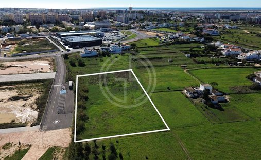Land in Faro (Se und Sao Pedro), Algarve, Portugal 1