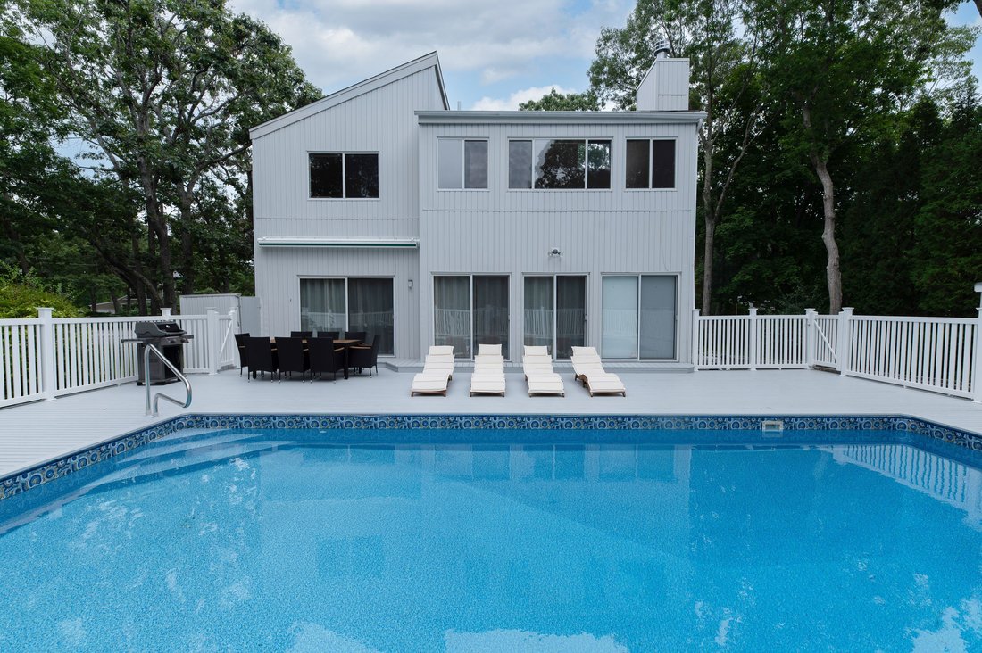 Hampton Bays, New York, United States 2 - 17764590