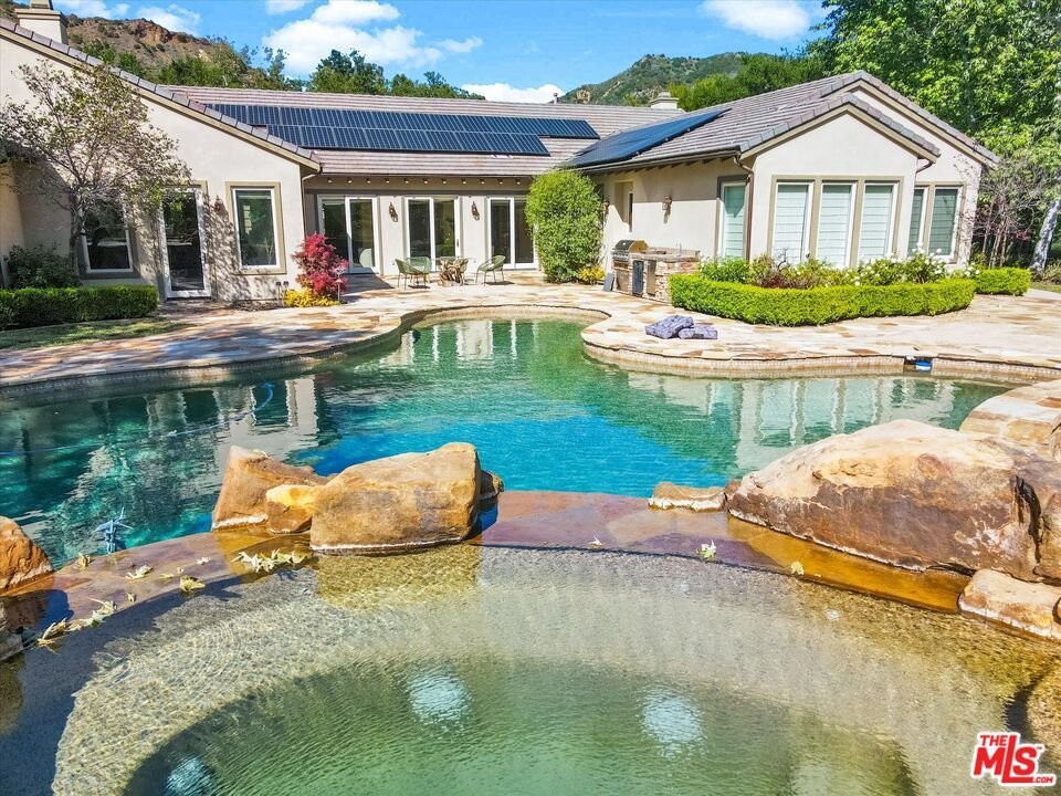Agoura Hills, California, United States 1 - 15667803