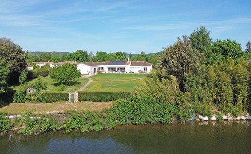 House in Le Temple-sur-Lot, Nouvelle-Aquitaine, France 1