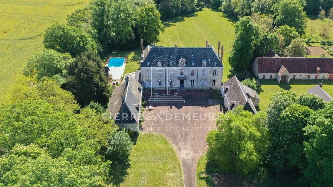 Castle in Neuvy-Pailloux, Centre-Val de Loire, France 1 - 17766129