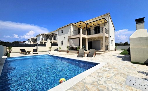 Villa in Vrsi, Zadar, Kroatien 1