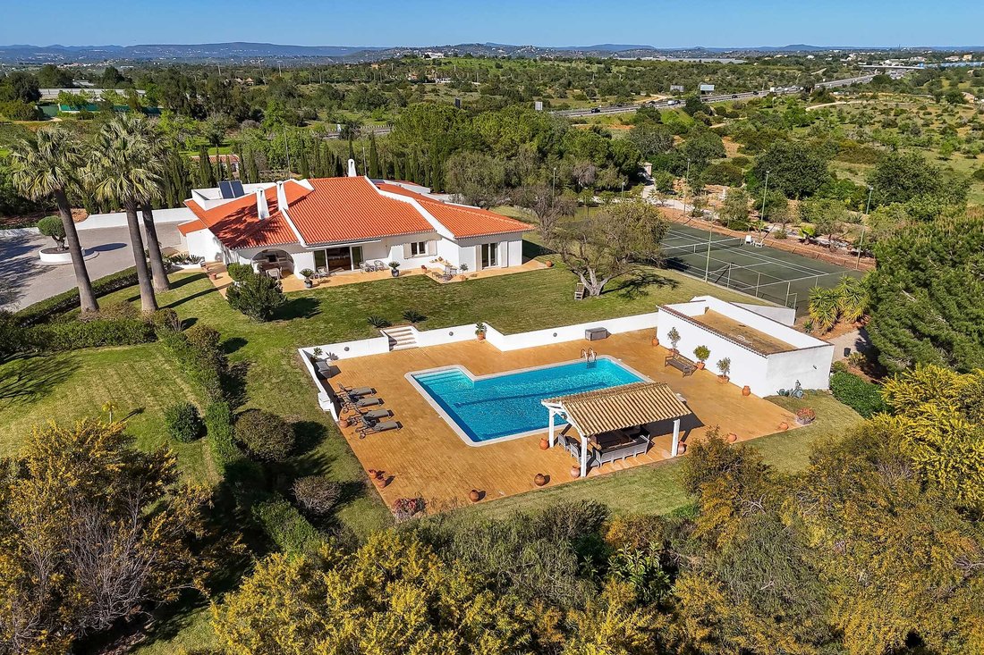 House in Faro (Se e Sao Pedro), Algarve, Portugal 1 - 17763127